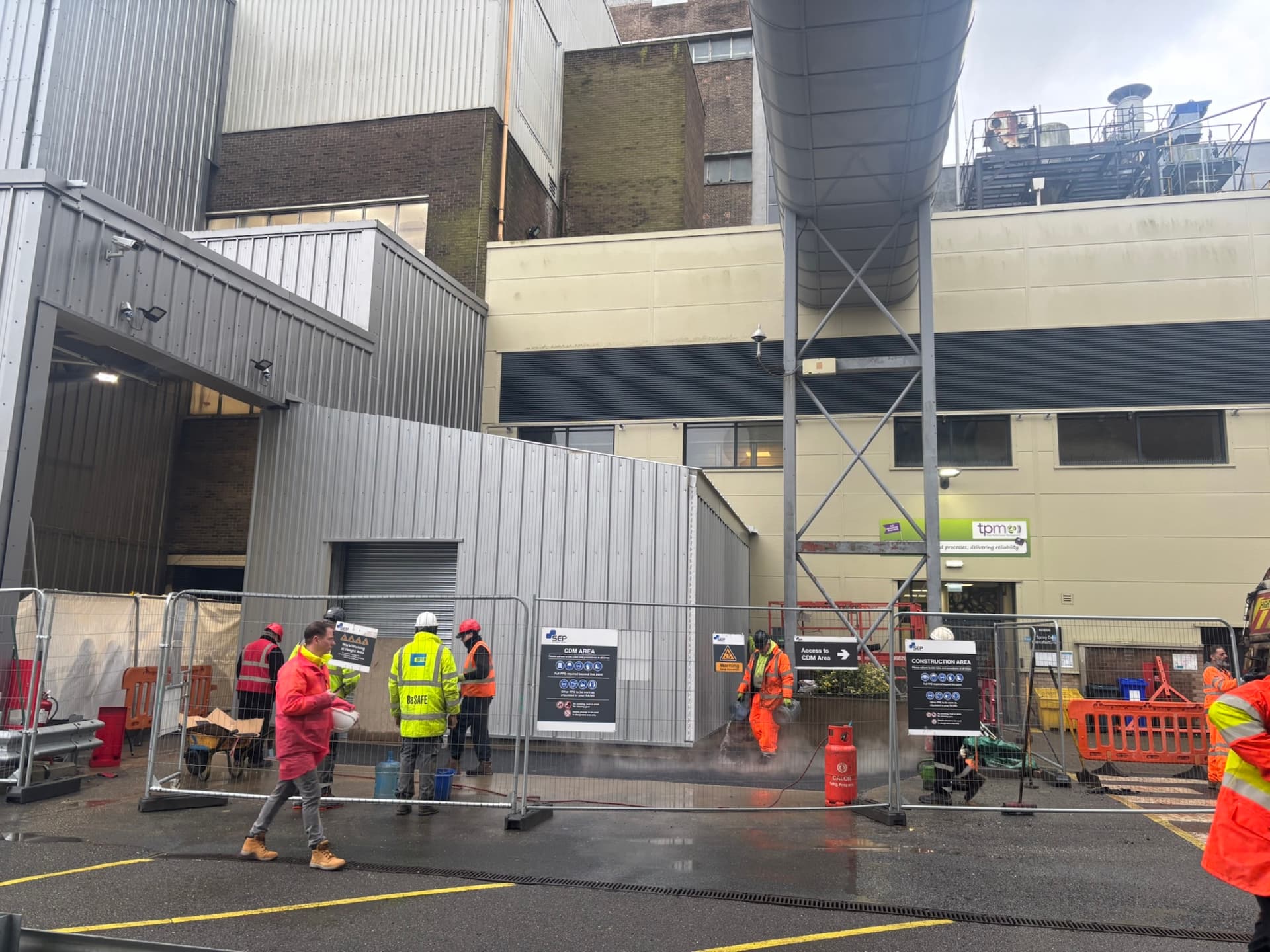 SEP construction works at a live production facility